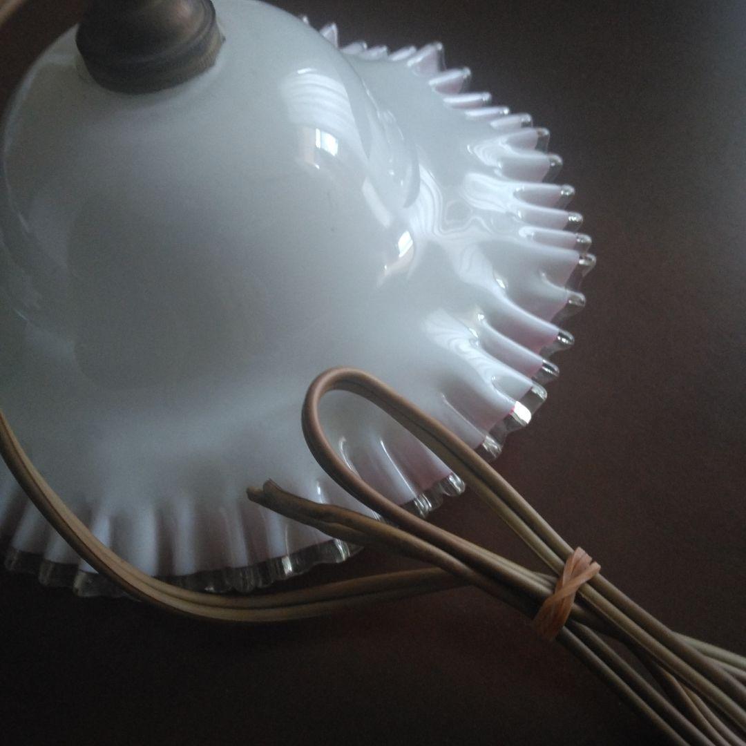 電気笠　電笠　ガラス　乳白色　フリル　レトロ　ペンダントランプ