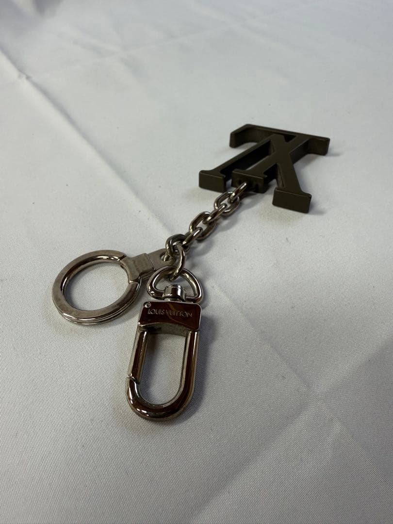 Louis Vuitton ロゴキーホルダー ブラック艶消し