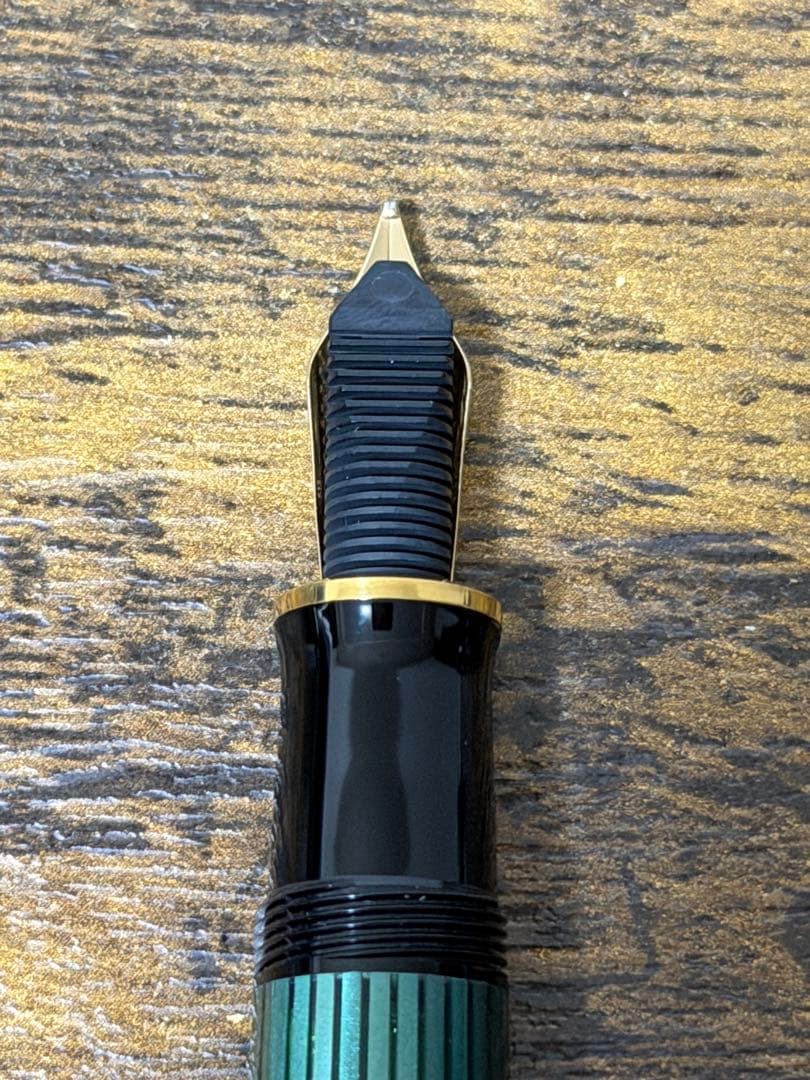 試筆のみ　M800 18c ゴールド　M ペリカン　万年筆　緑縞　バイカラー