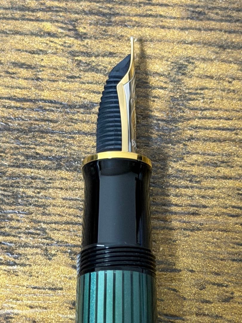 試筆のみ　M800 18c ゴールド　M ペリカン　万年筆　緑縞　バイカラー