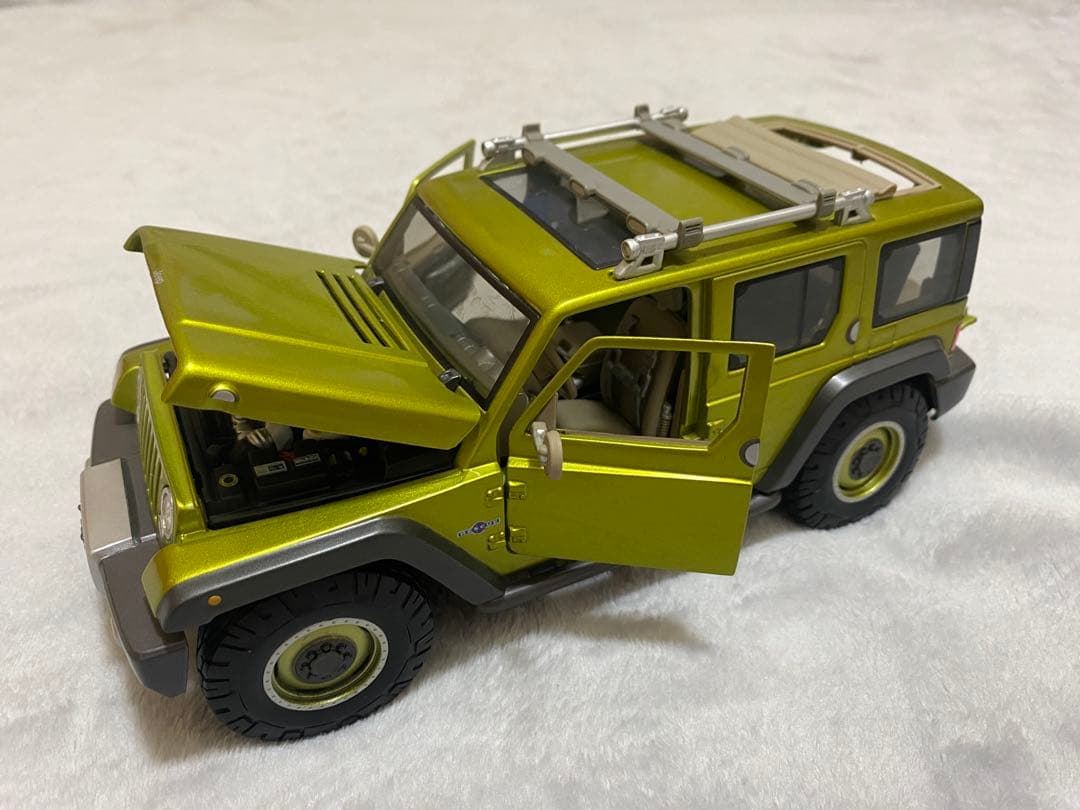 ミニカー Maisto Jeep Rescue Concept 1/18