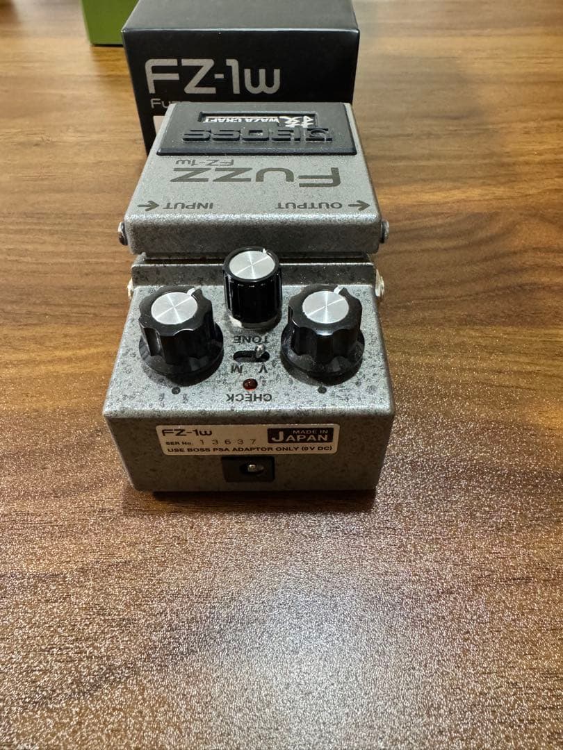 ギター BOSS FZ-1w