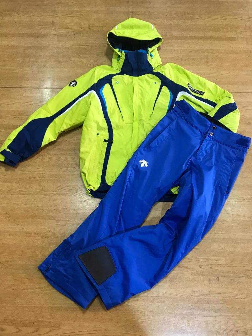 最終DESCENTE ストレッチ中綿ヒートナビジャケット+SIOパンツ　Ｓサイズ