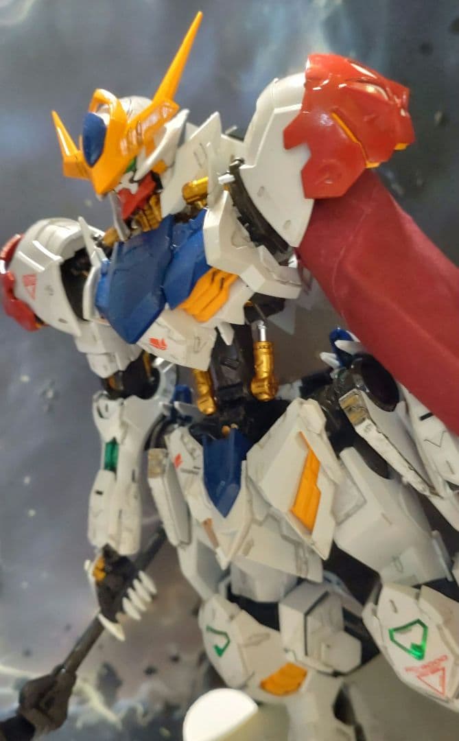 MGガンダムバルバトスルプス改完成品(塗装済)決闘マント装備
