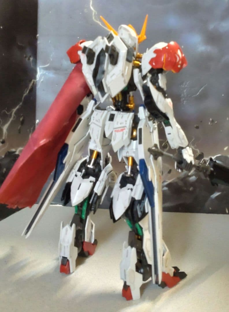 MGガンダムバルバトスルプス改完成品(塗装済)決闘マント装備