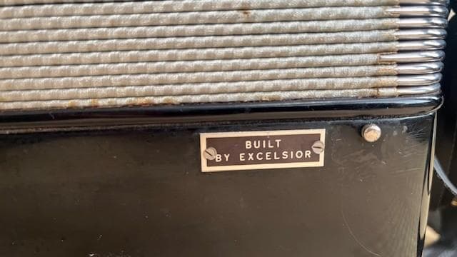 動作品:EXCELSIORエキセルシャー 302 イタリア製 34鍵120ベース