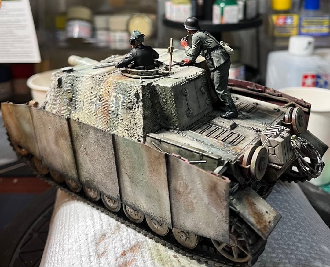 1/35 ドイツブルムベア後期型。ツインメリット加工。ウェザリング。搭乗員2体。