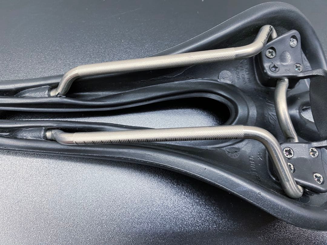 SELLE SMP HELLブラックサドル