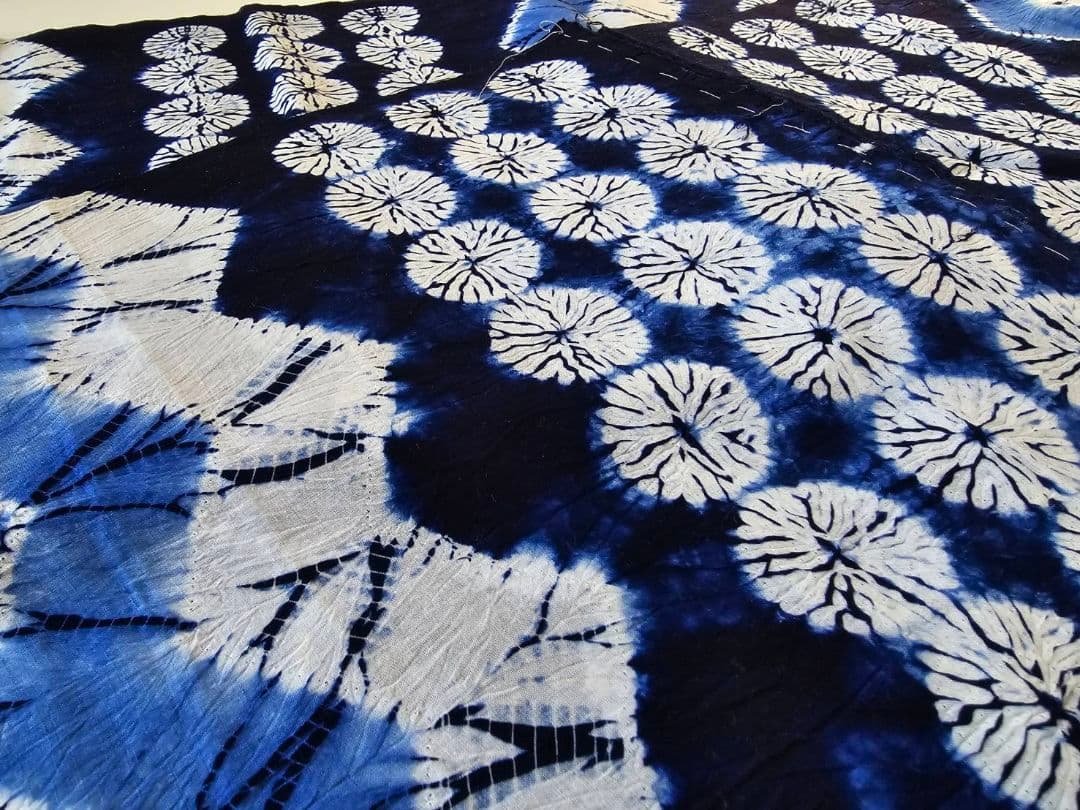 珍しい　有松鳴海絞り　縫い締め　丸紋　反物