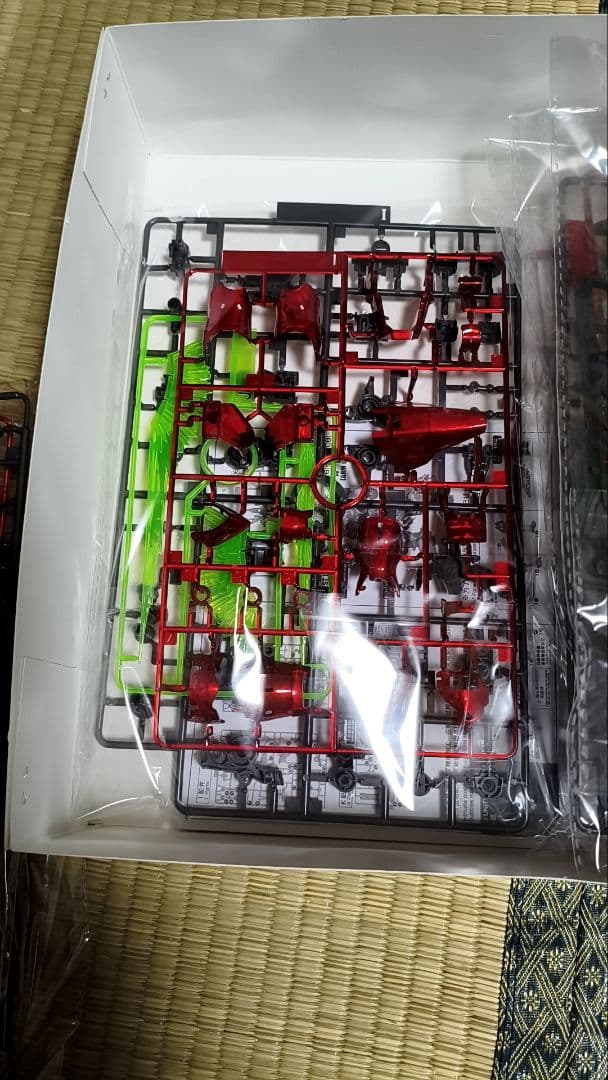 RG サザビー　メカニカルコアメッキ　ファンネルエフェクト付き