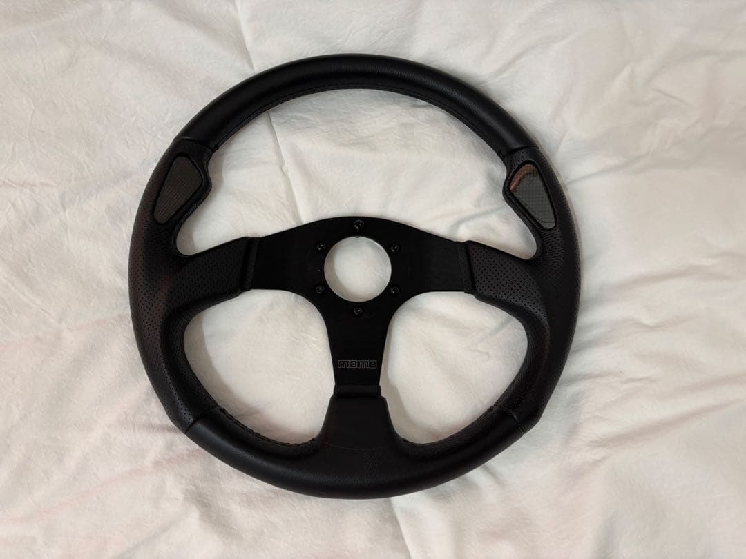 モモステアリング　momo