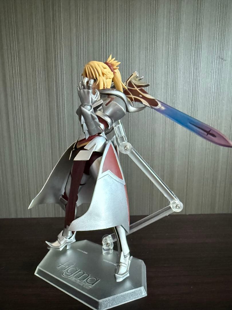 414 figma “赤”のセイバー　モードレッド