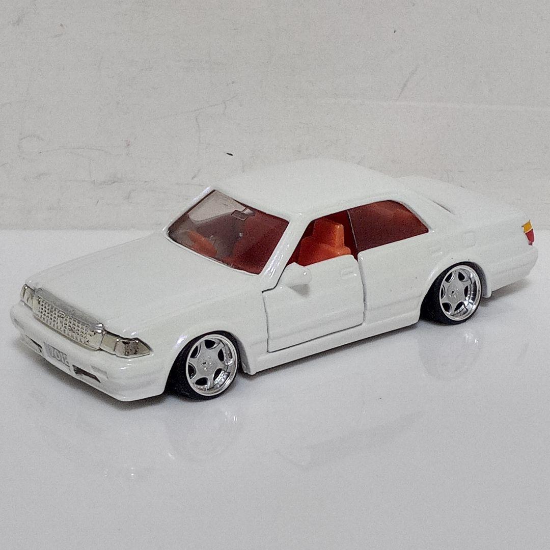 トミカ 廃盤 13クラウン 改 パールホワイト全塗装