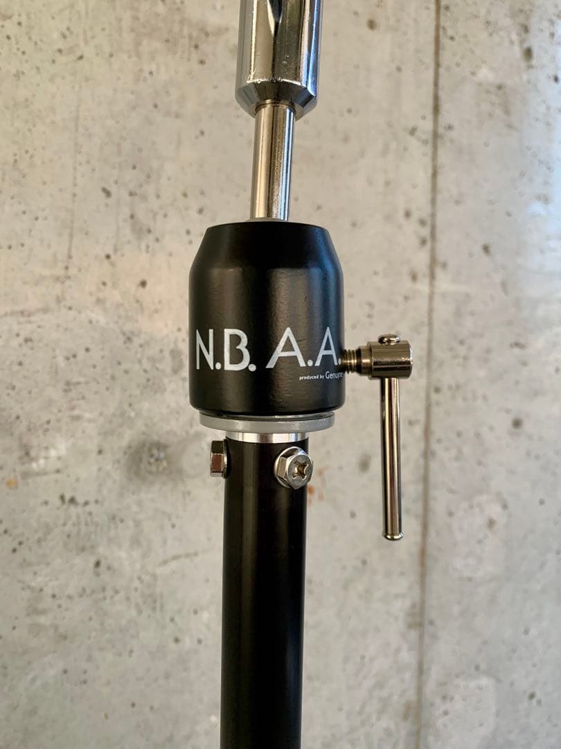 N.B.A.A スタンド クランプ ウィッグスタンド