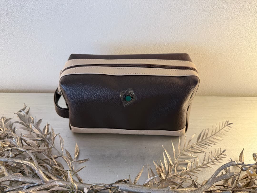 エミレーツ航空　ファーストクラス　アメニティ　メンズ　ブルガリ