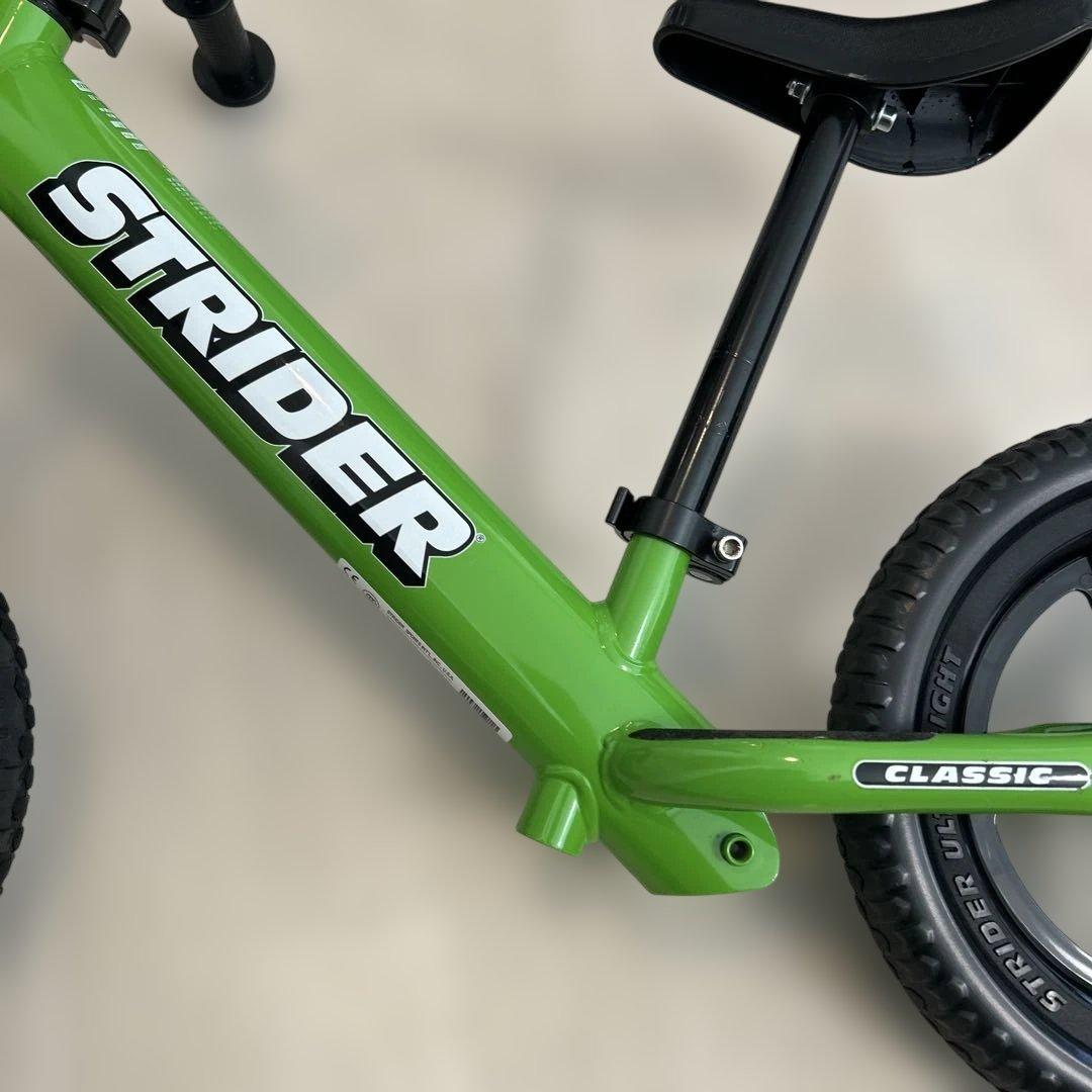 美品　STRIDER バランスバイク 緑色　ストライダー