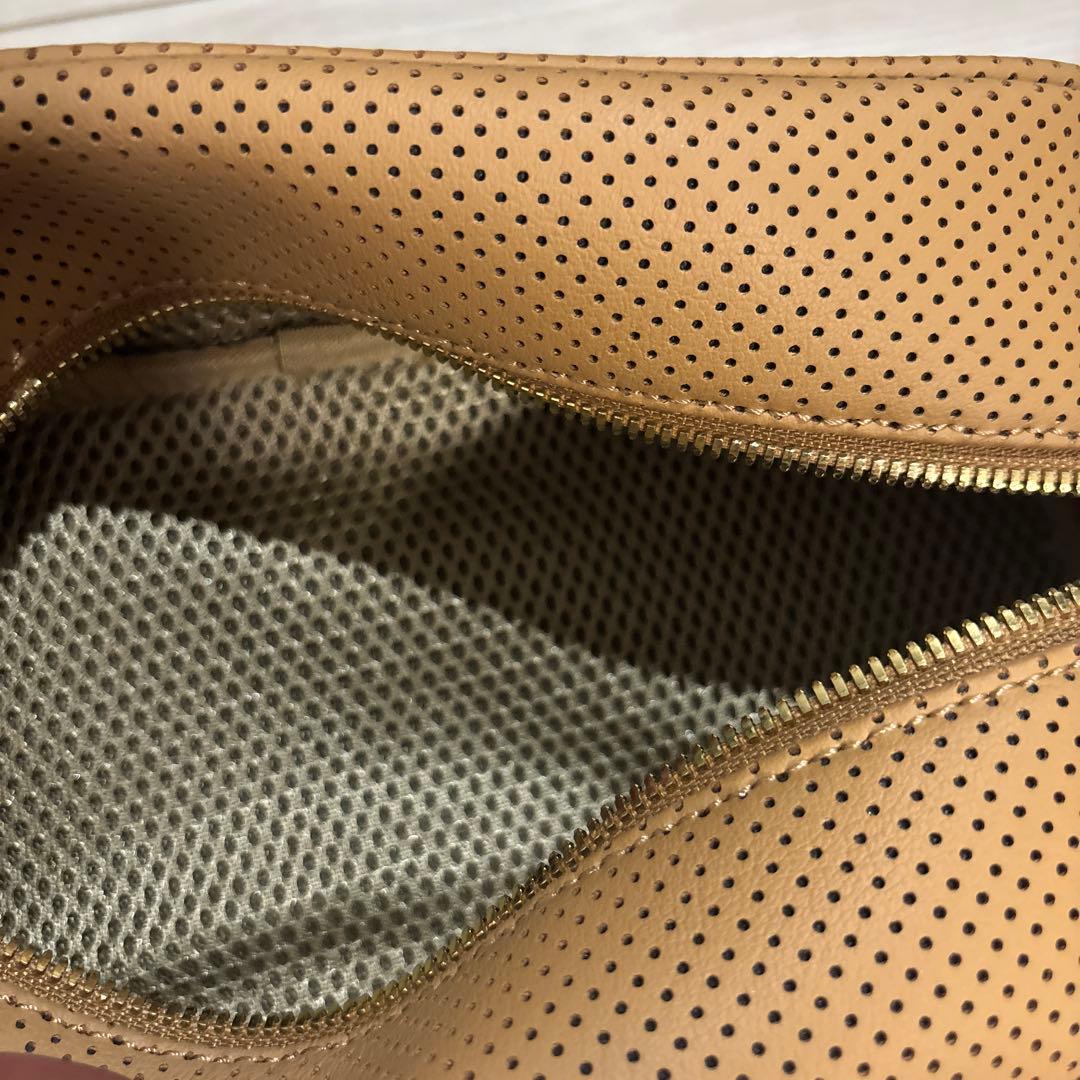 未使用ムータマリン CONTINUA パンチングエシカルレザーカートポーチ