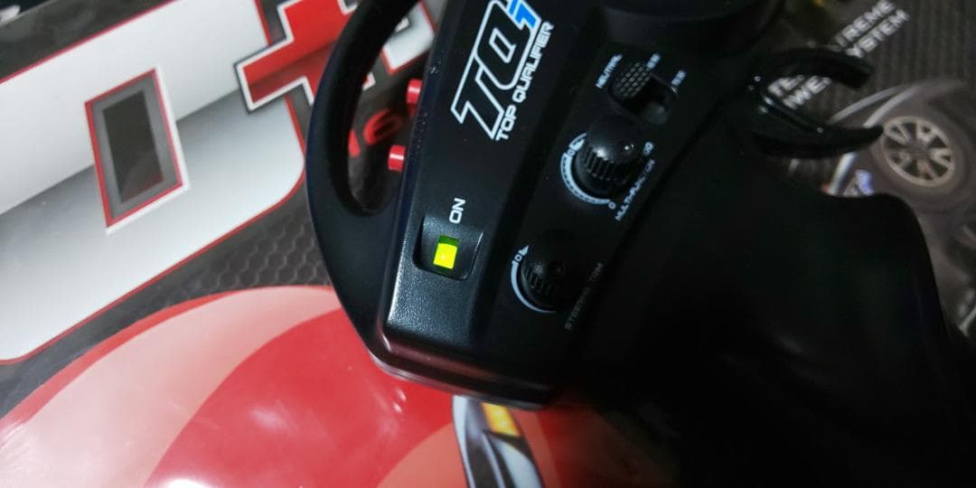 トラクサス 1/7 ラジコンカー X0-1 箱付き開封済み未走行