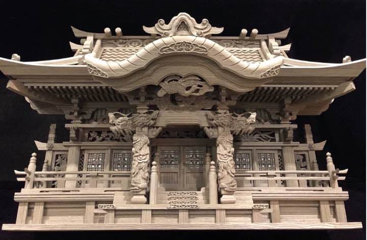 埋れ林 神代桧 入母屋作り三社