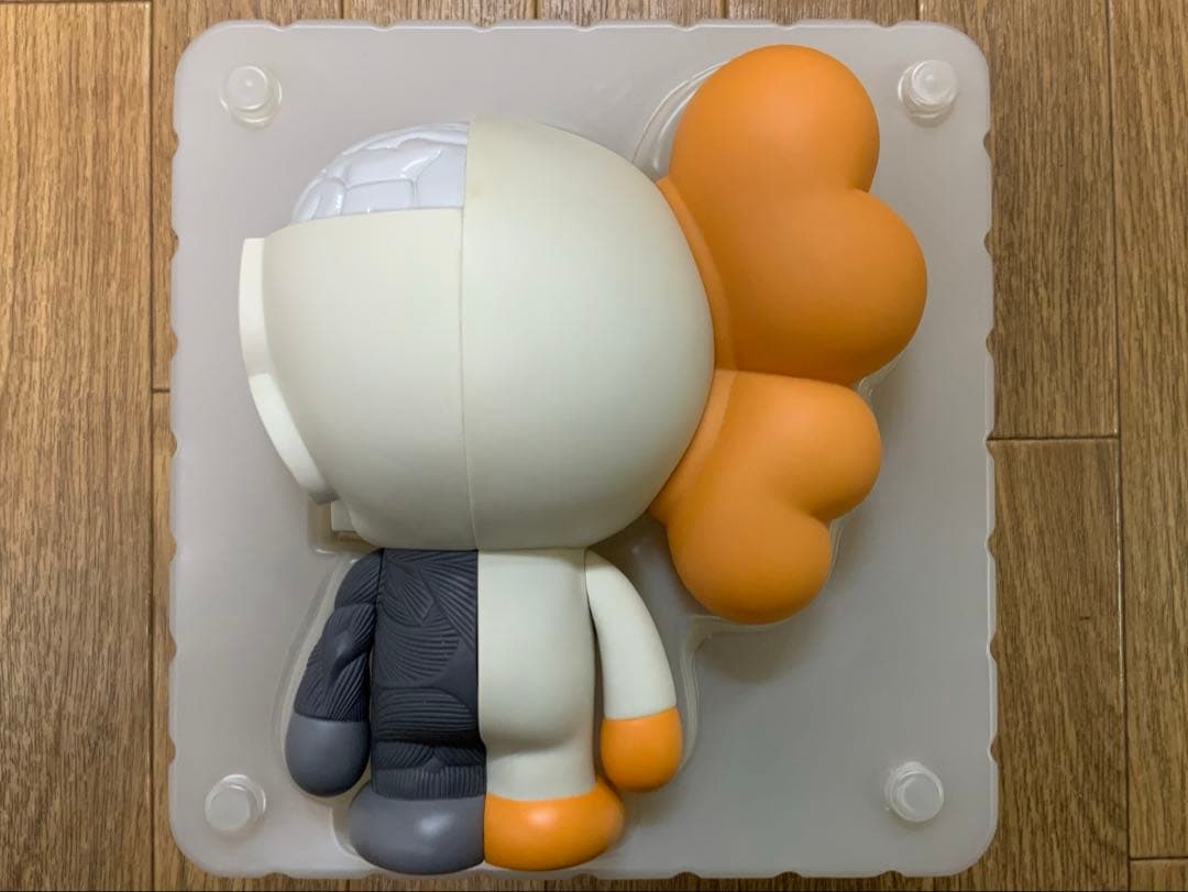 Original Fake×KAWS MILO 人体模型フィギュア ホワイト