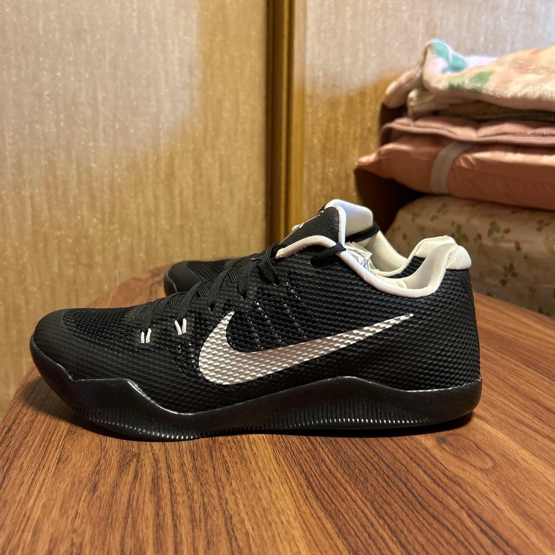 KOBE 11 Nike バスケットボールシューズ 黒/白