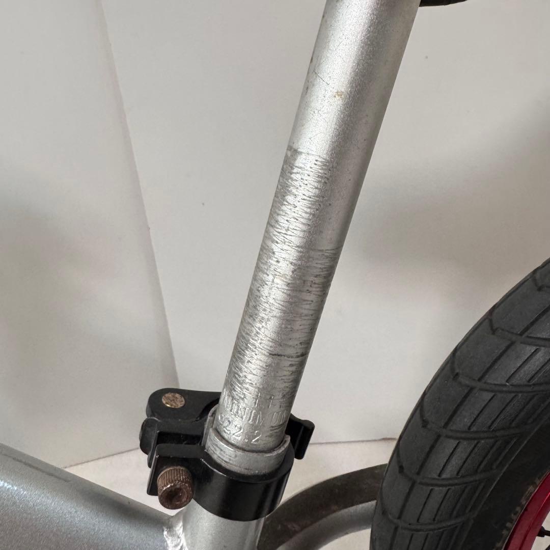 ストライダープロ　シルバー　カスタム　ランバイク　ゴムタイヤ付