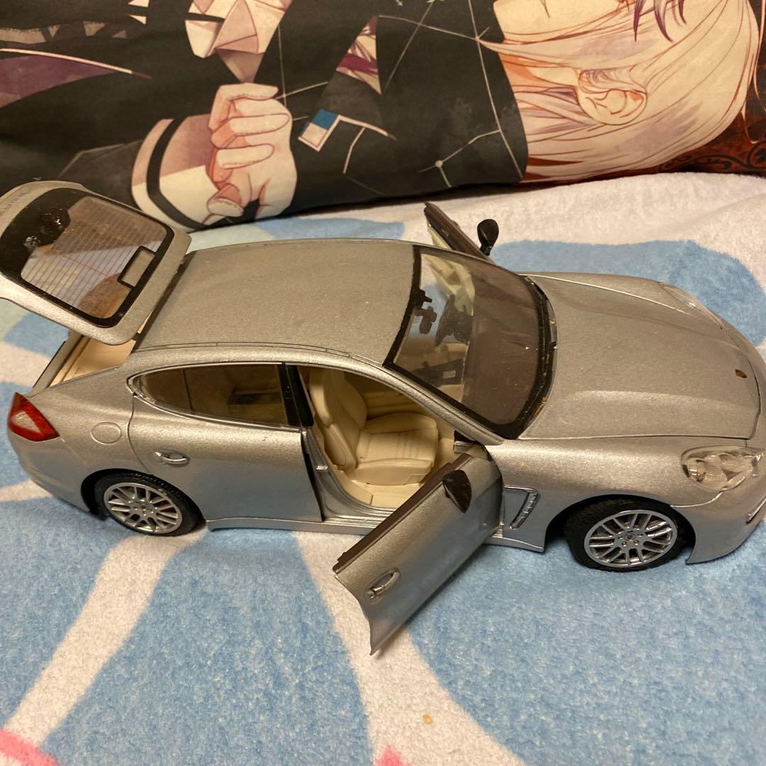 ポルシェ シルバー モデル