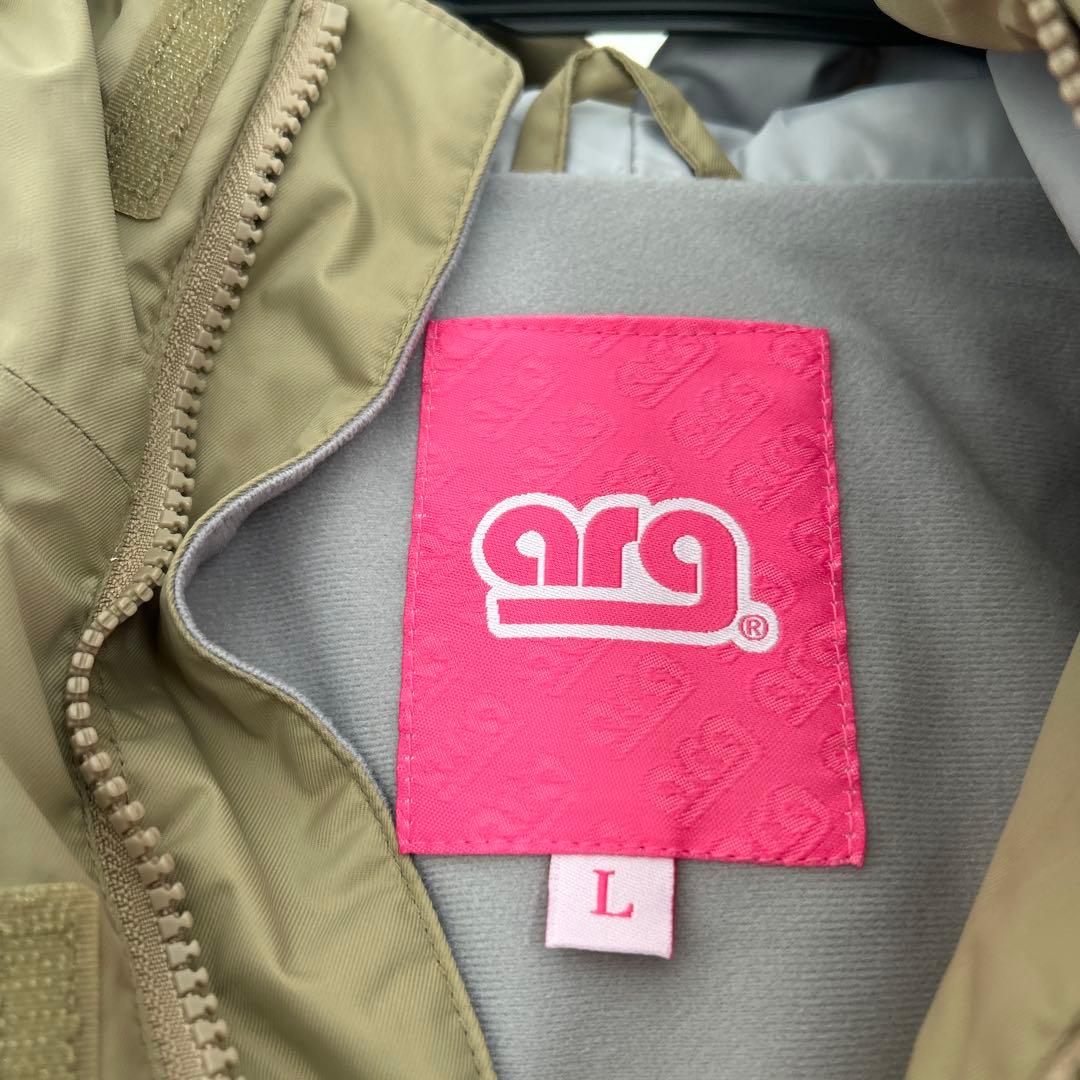 土日限定値下げ！arg 【新品】スノーボードウェア フード付き ベージュ 水色