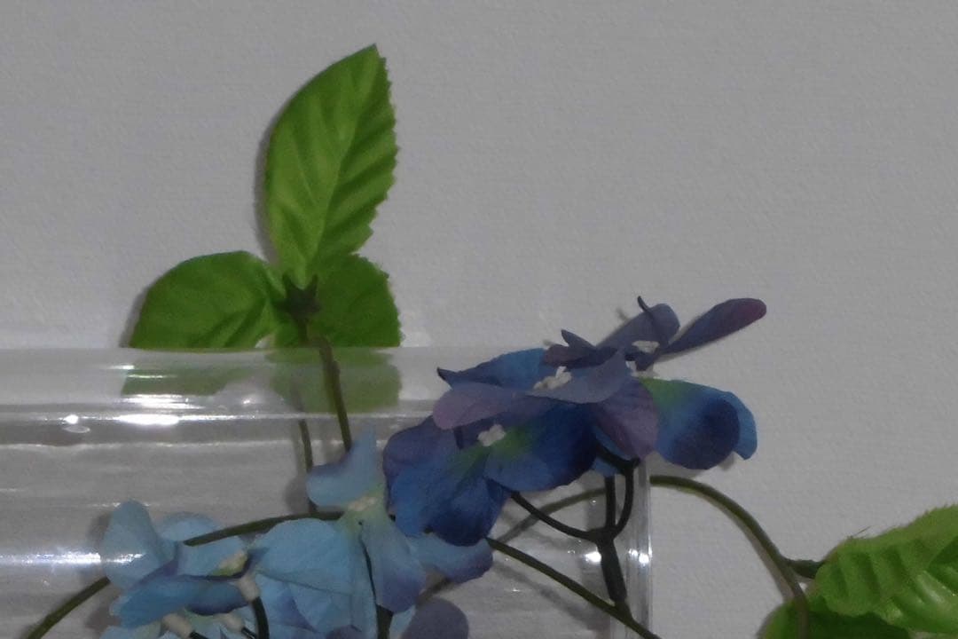 美品　CASIO カメラ　EX-Z770 充電器　ホワイト コンデジ　動作品