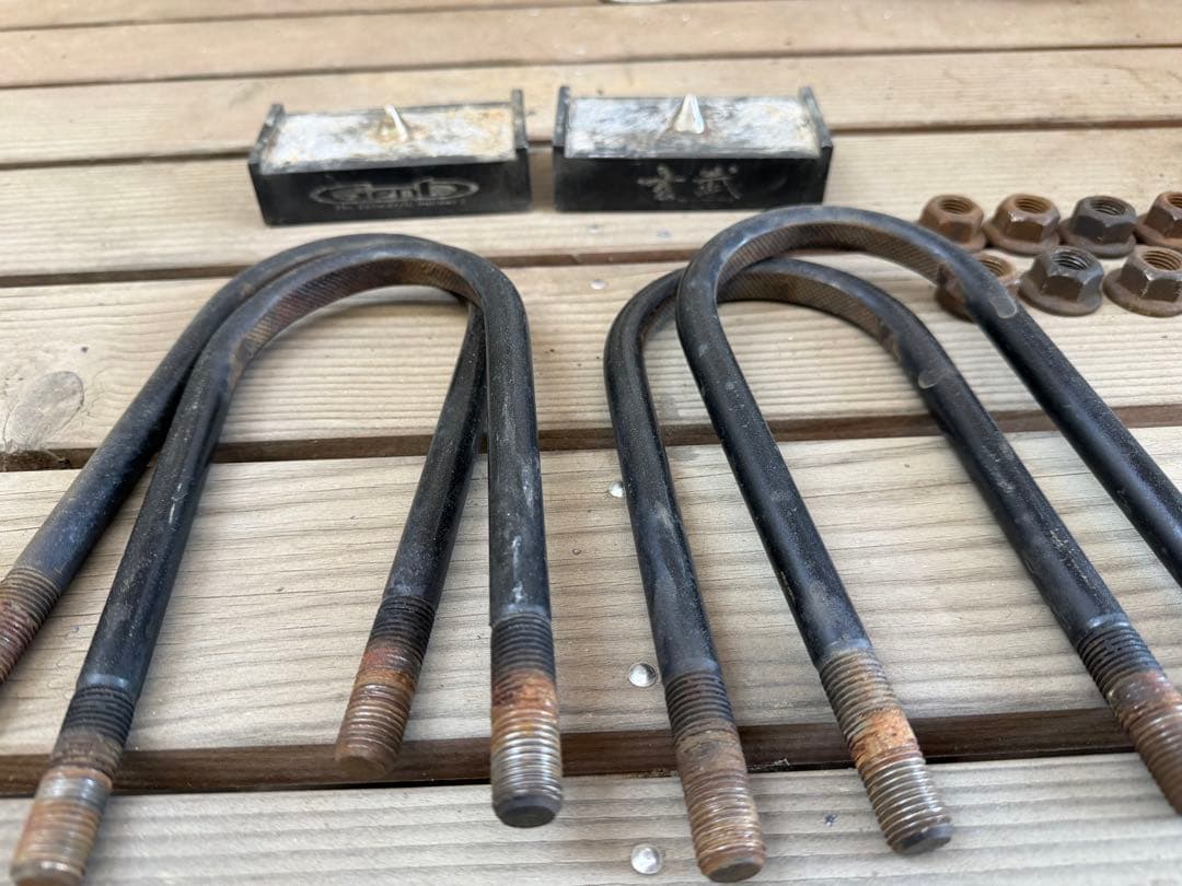 ハイエース　玄武ローダウンブロック　1インチ