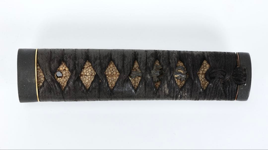 【時代物】日本刀 拵え一式 五種 鮫皮巻 黒呂塗 蜘蛛椿花図 刀装具 武士具