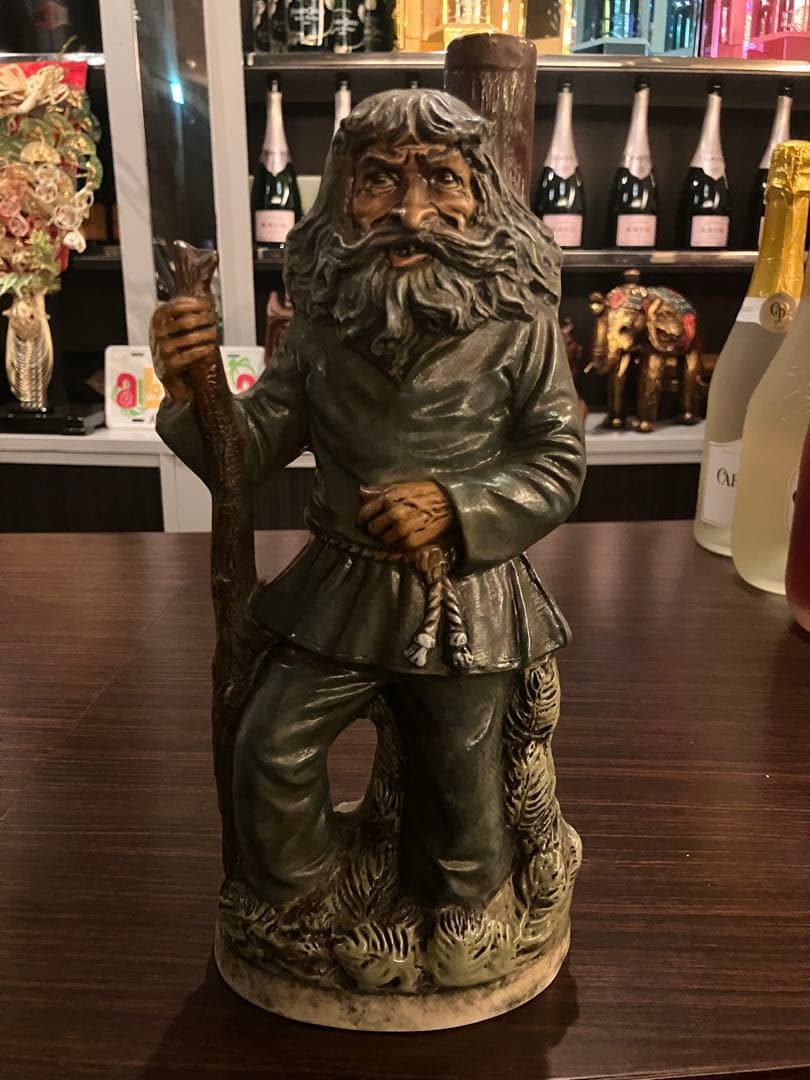 【希少】イタリアワイン HAND PAINTED 1978 杖を持つ陶器製の老人