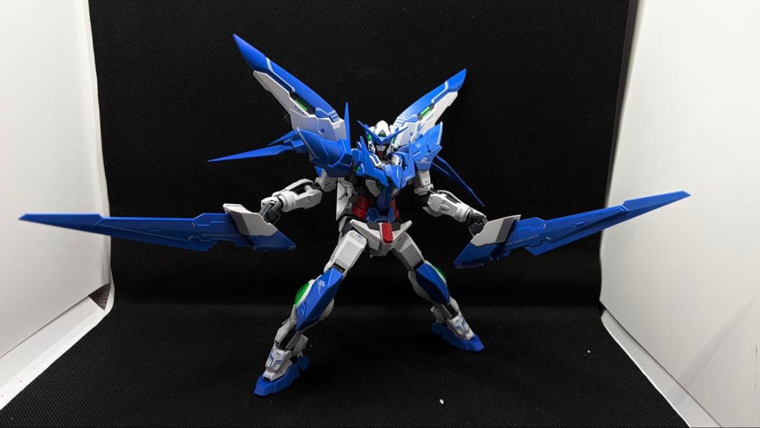 コ*ア様 ＭＧ 1/100 ガンダムアメイジングエクシア 完成品