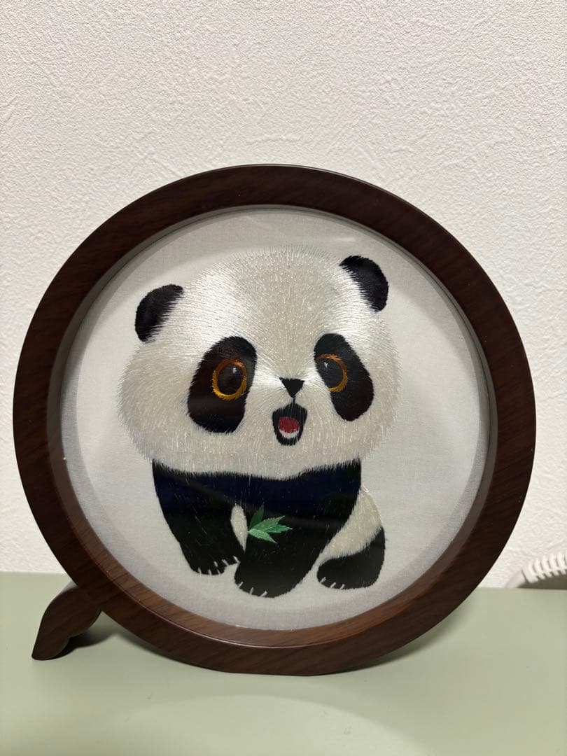パンダの刺繍置物 木製フレーム 直径15cm