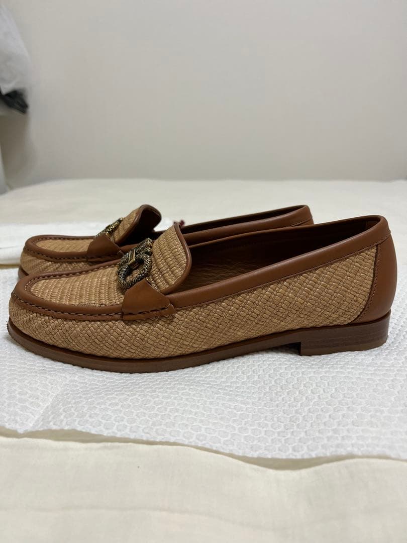 Salvatore Ferragamo ローファー 7 ベージュ　ガンチーニ