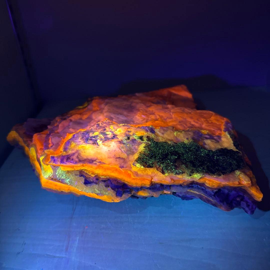 北海道石　然別オパール　蛍光オパール約2700ｇ