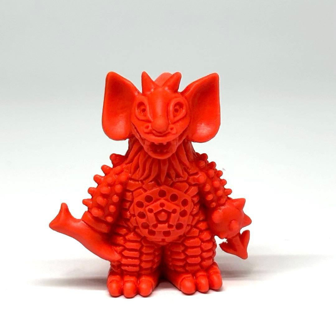 ウルトラマン　怪獣消しゴム　タイラント　橙色