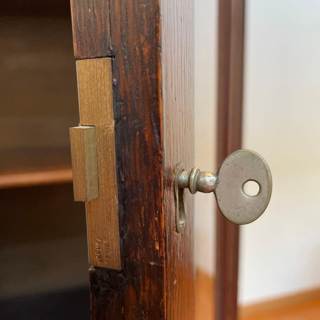 イギリスアンティーク家具　 ガラスキャビネット