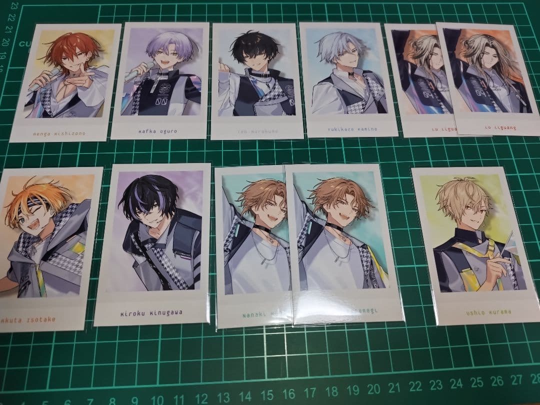 【バラ売り️⭕️】18TRIP エイトリ おもライ ぱしゃこれ 缶バッジ AGF