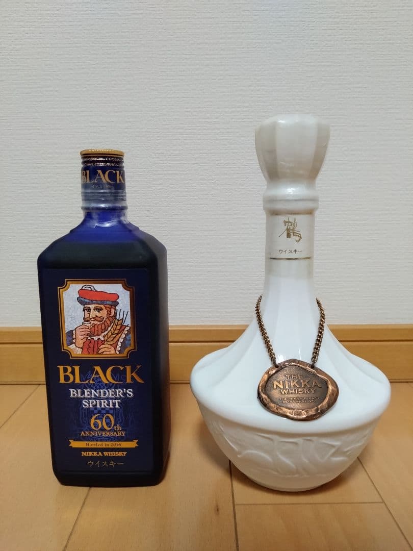 ニッカ　ブラックニッカブレンダーズスピリット 　鶴　陶器ボトル　２本セット
