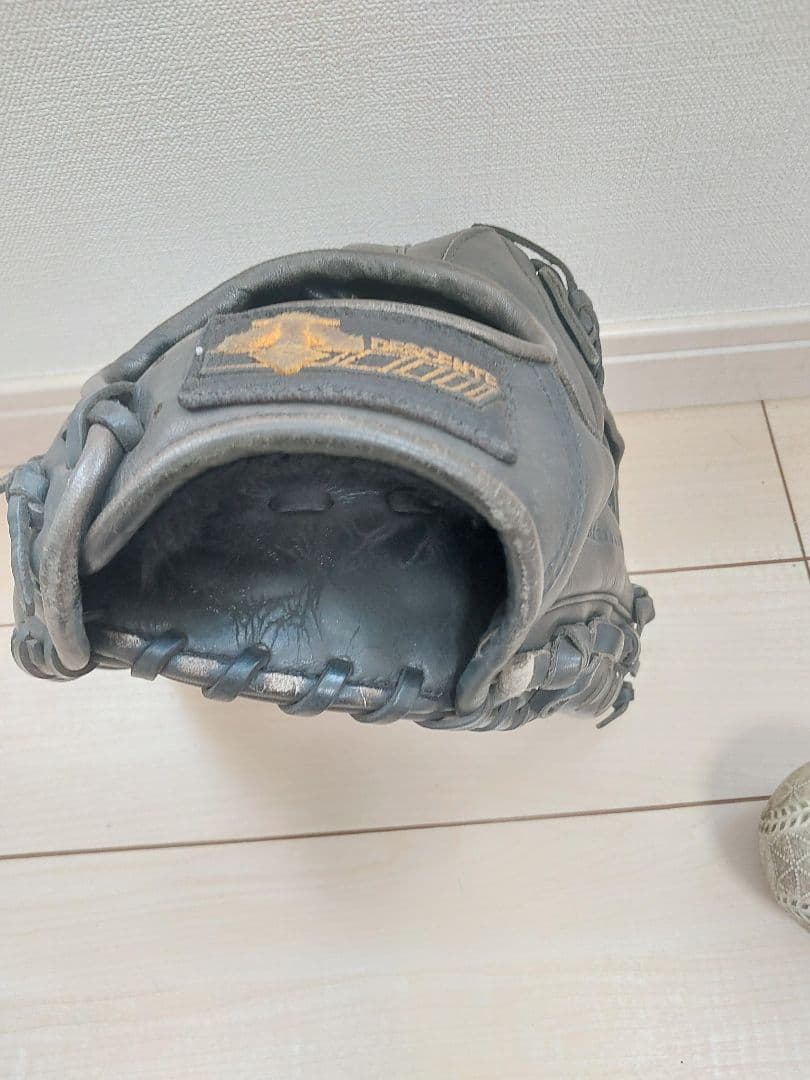 即戦力❗DESCENTE 黒 硬式グローブ