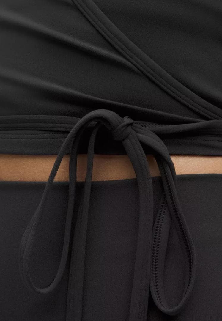 lululemon Nulu 長袖クロップラップ