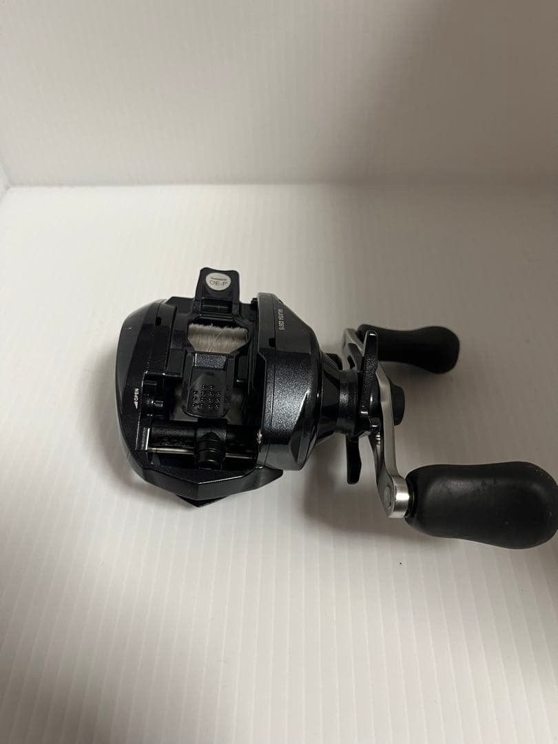 16カシータス100HG Castris ベイトリール ブラック