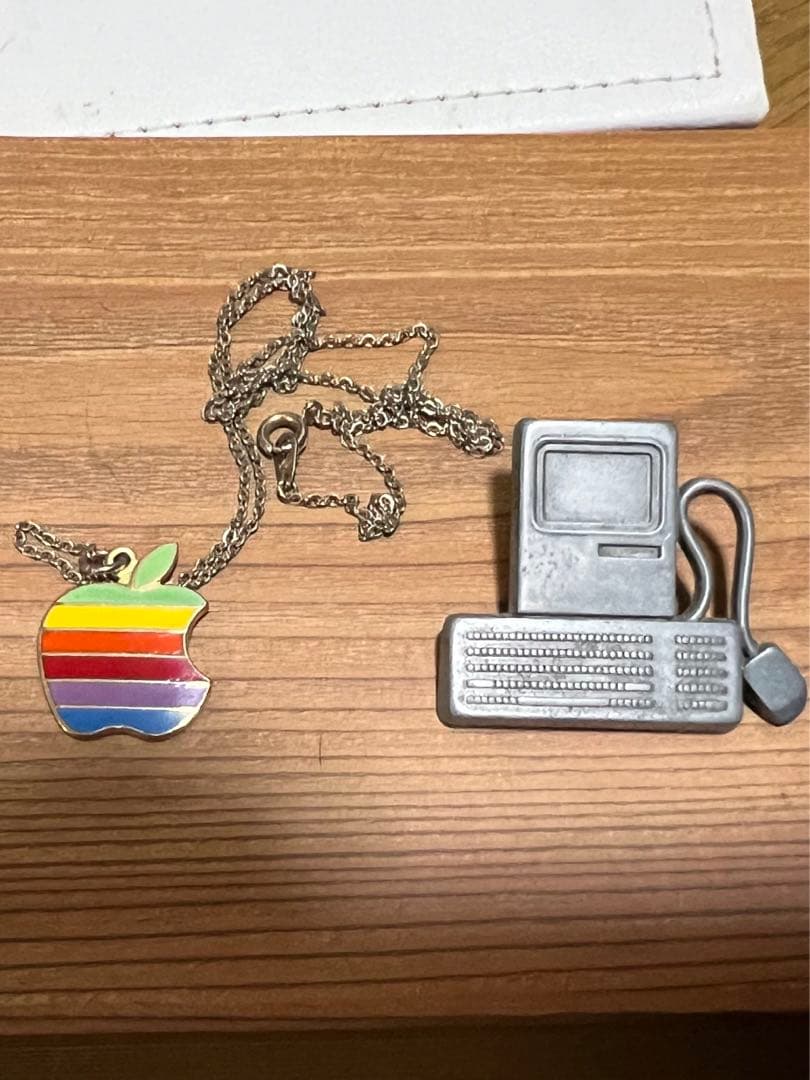 レア！　Macintosh ピンバッジ　Apple ペンダント　セット
