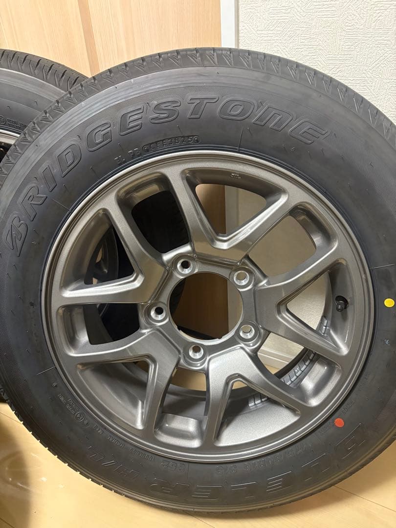 ジムニー 純正タイヤホイールセット　JB64 新車外し　スペアタイヤ付　引取り
