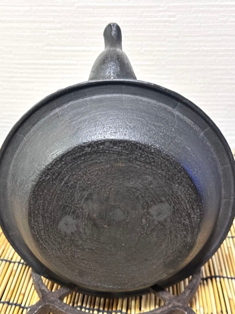 未使用品、木箱付　横倉嘉山造　１５型末紋様　 鉄瓶 南部鉄瓶 南部鉄器　鉄瓶