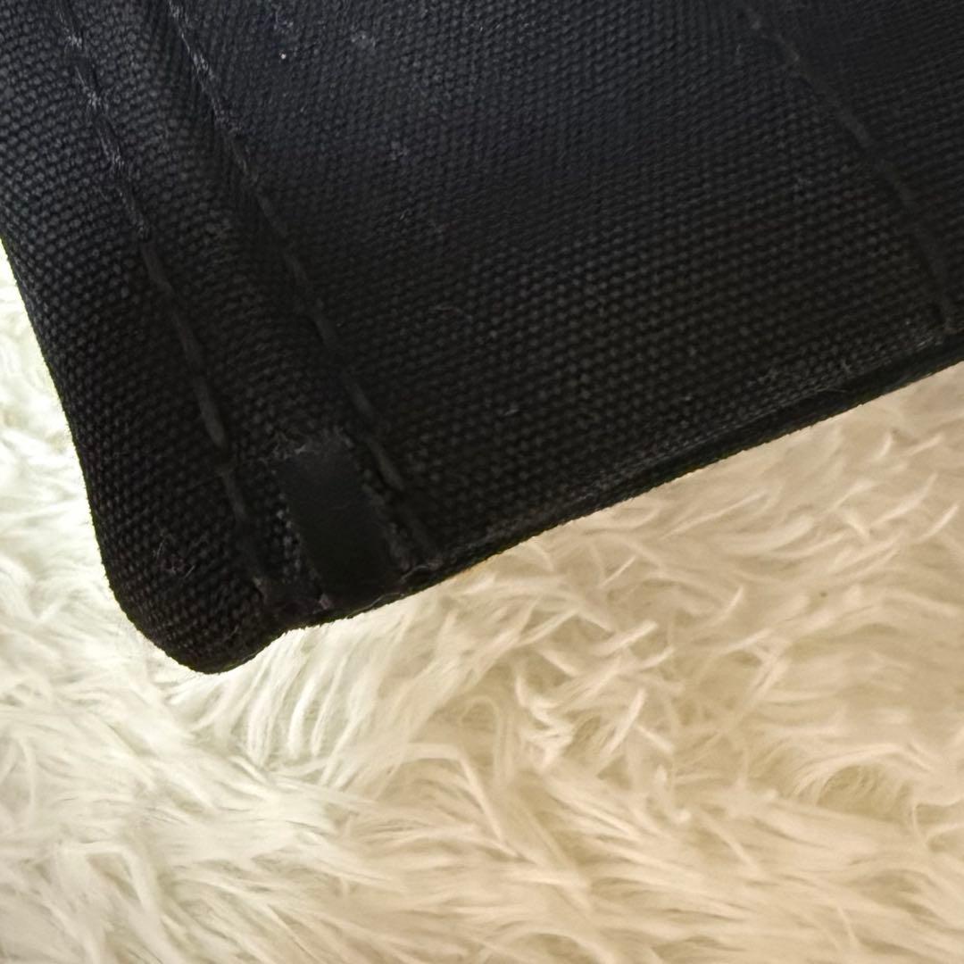 PRADA プラダ カナパ 四角補修有り黒