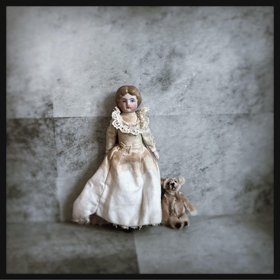 レアアンティーク　小さな少女のパリアンドール ビスクドール