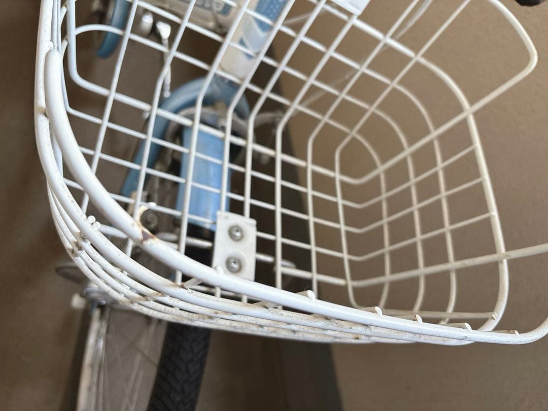 アサヒサイクル 子供用自転車 ホワイト/ブルー 前面バスケット付き 24インチ