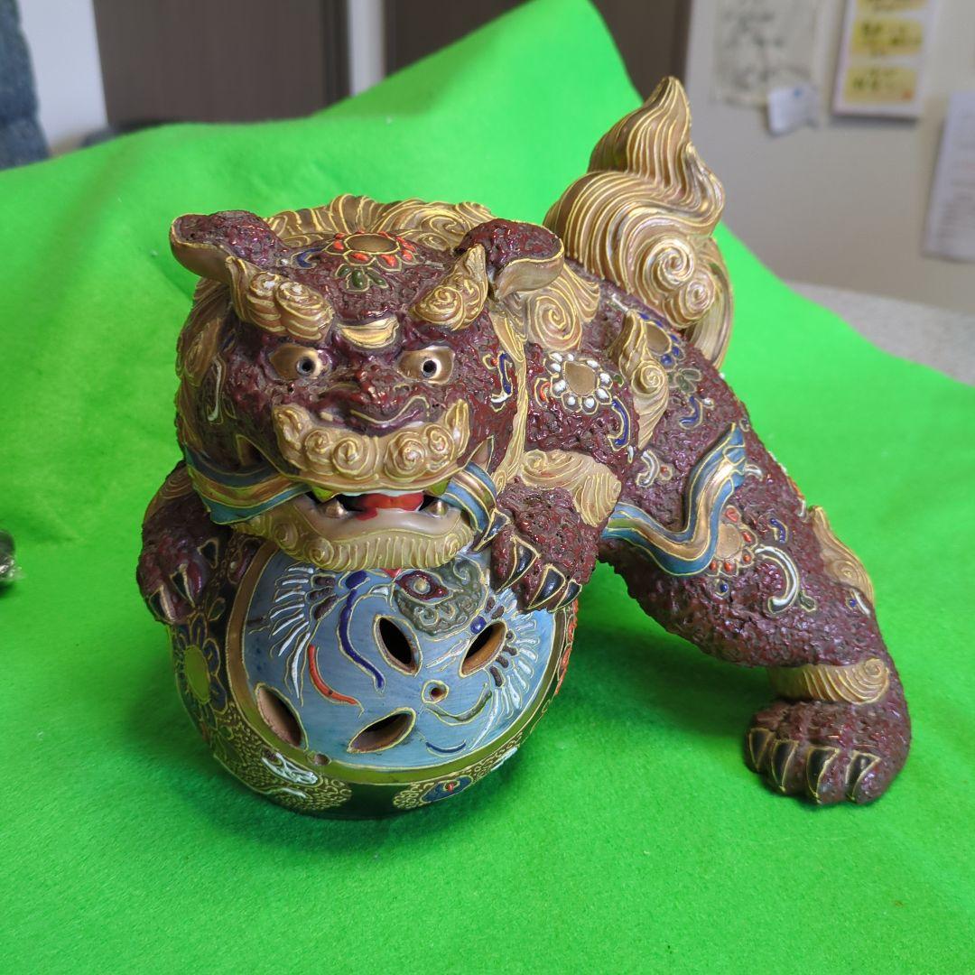 九谷焼銘品　陶器製 球獅子の置物 球付き